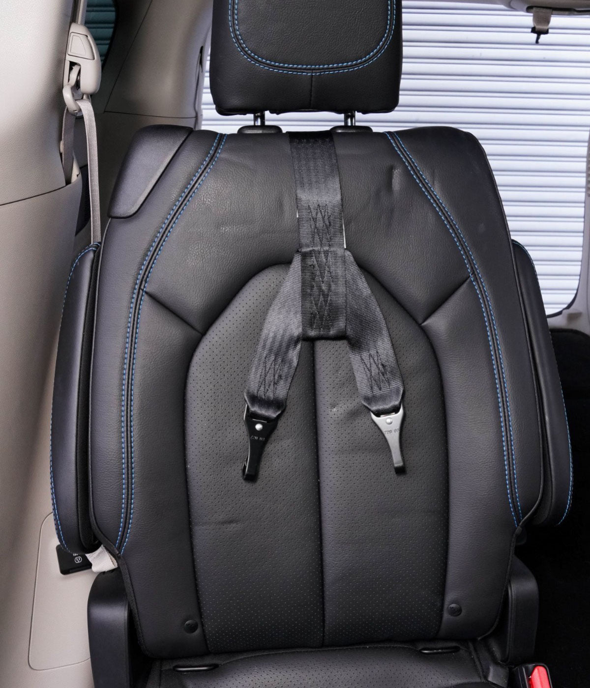 EZ-ON 303Z - Zipper Transportation Vest for Personal Vehicles & Buses