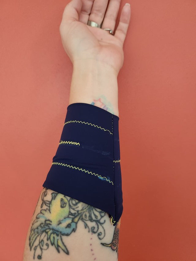 A-Maze-Lets Compression Wrist Sleeve Fidget
