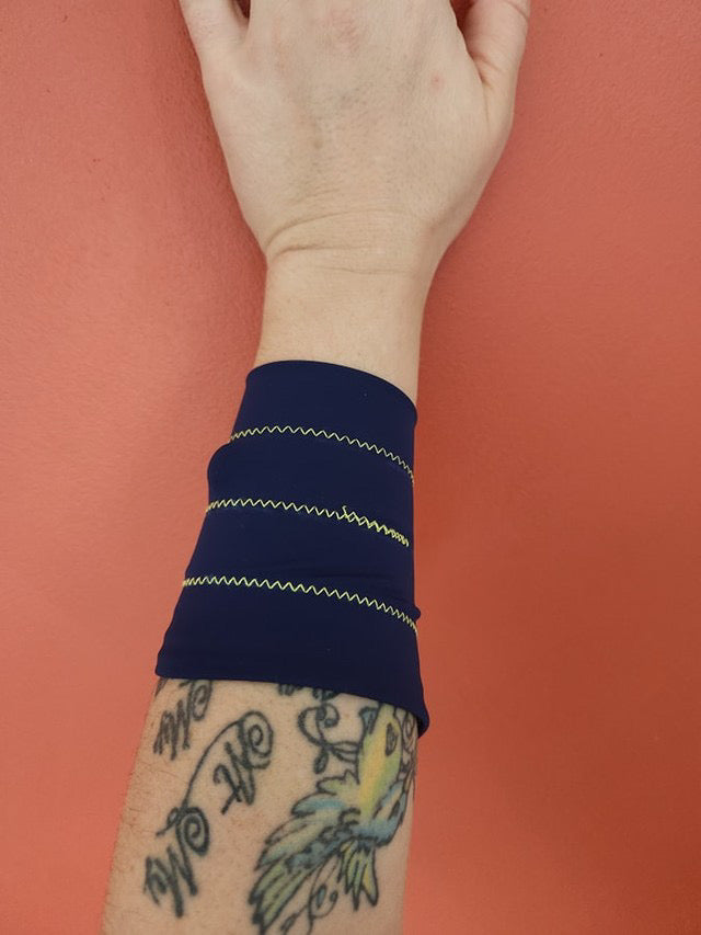 A-Maze-Lets Compression Wrist Sleeve Fidget